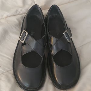 Clarks criss-cross strap flats size 7.5